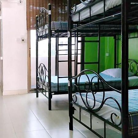 The Twins Hostel Bangkok Esterno foto