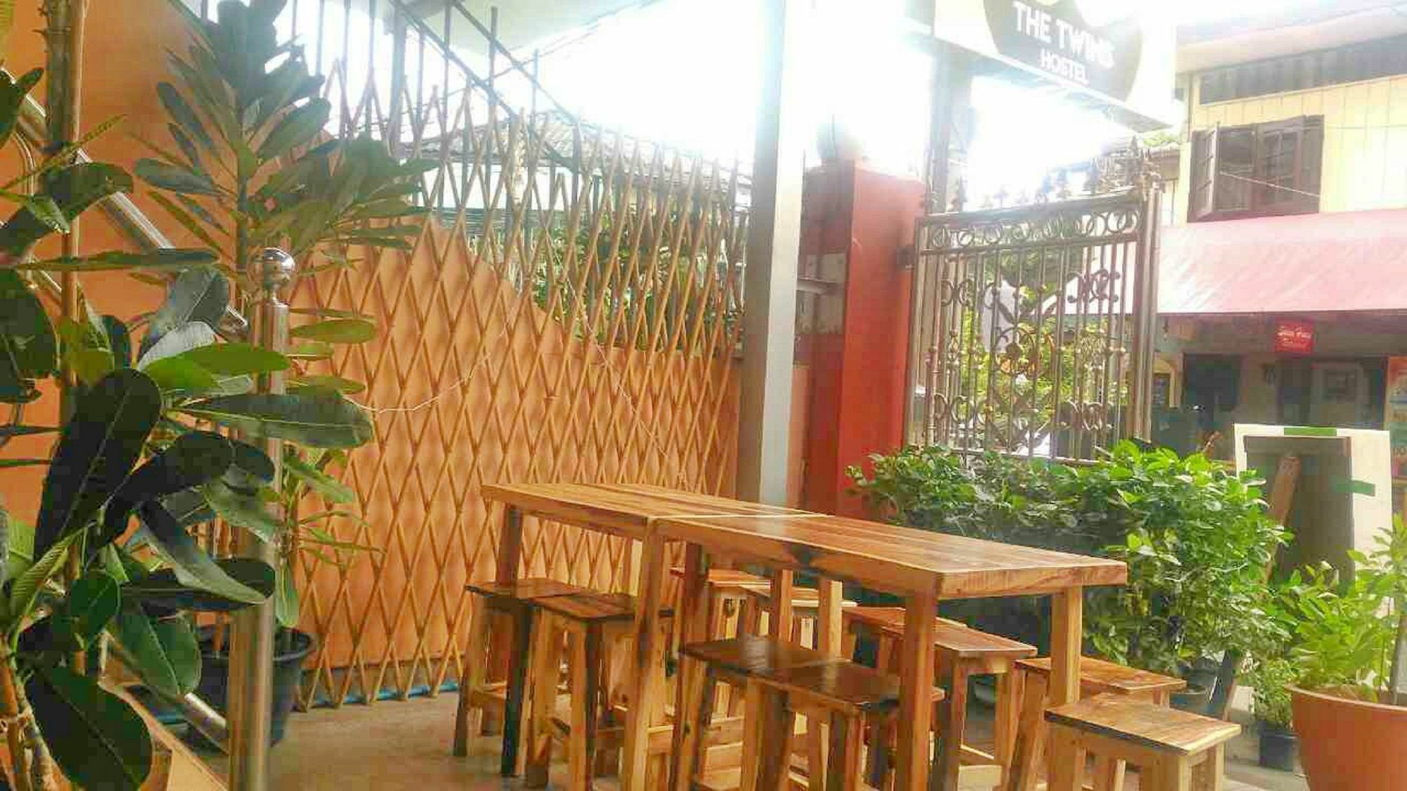 The Twins Hostel Bangkok Esterno foto